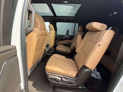 Certified 2023 Cadillac Escalade ESV Sport w/ LPO, ONYX Package AWD/4WD image 13
