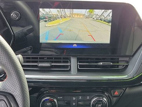 Used 2025 Chevrolet Trax RS w/ Driver Confidence Package image 16