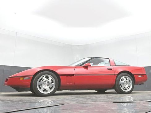Used 1990 Chevrolet Corvette Coupe RWD image 41