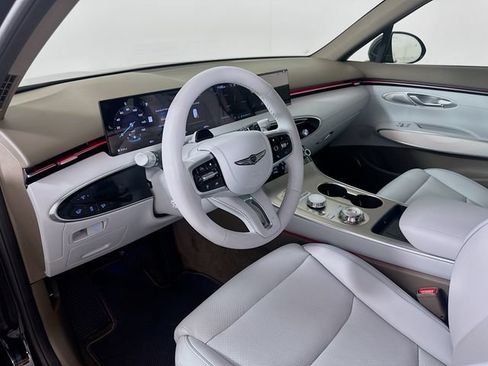 Certified 2026 Genesis GV70 2.5T Advanced AWD/4WD image 31