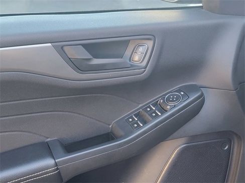 Used 2023 Ford Escape FWD image 11