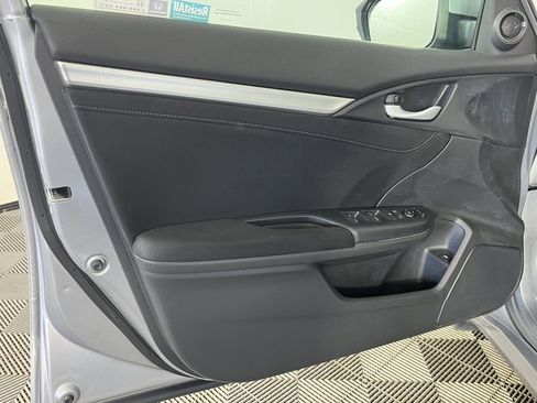 Used 2020 Honda Civic EX image 10