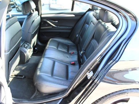 Used 2016 BMW 550i Sedan image 18