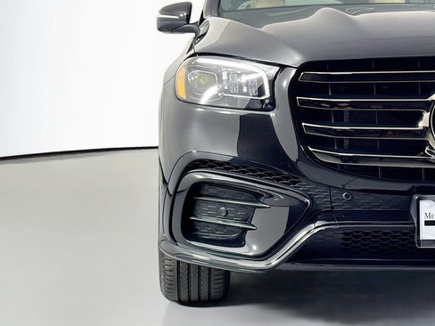 New 2026 Mercedes-Benz GLS 580 4MATIC image 14