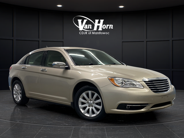 Used 2014 Chrysler 200 Limited FWD image 1