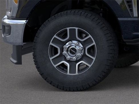 New 2025 Ford F350 XLT w/ FX4 Off-Road Package image 19