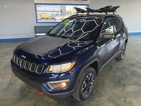 Used 2019 Jeep Compass Trailhawk AWD/4WD image 5