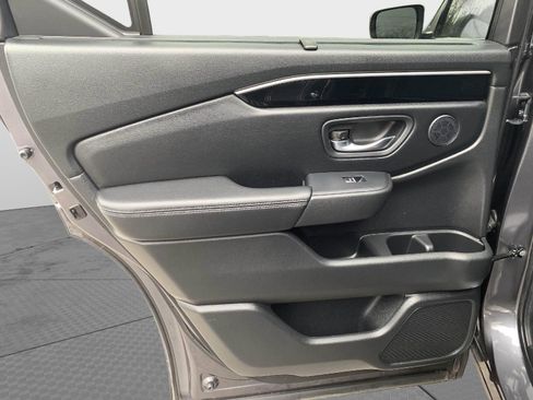 Used 2023 Honda Pilot EX-L image 37