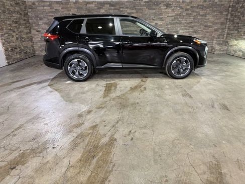 Certified 2025 Nissan Rogue SV image 4
