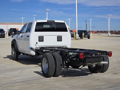 New 2026 RAM 5500 Tradesman w/ Chrome Appearance Group AWD/4WD image 4