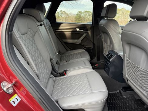 Used 2018 Audi SQ5 Prestige w/ Prestige Package image 39