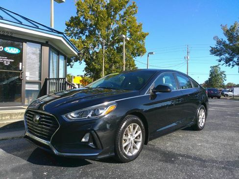 Used 2018 Hyundai Sonata SE FWD image 2