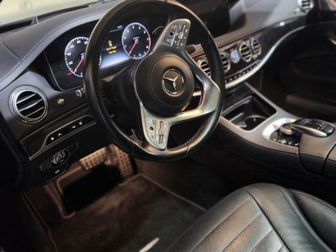 Used 2018 Mercedes-Benz S 560 Sedan image 29