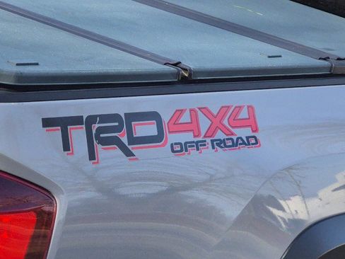 Used 2019 Toyota Tacoma TRD Off-Road image 11