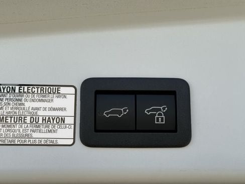 Used 2022 Toyota Corolla Cross XLE w/ Convenience Package FWD image 35