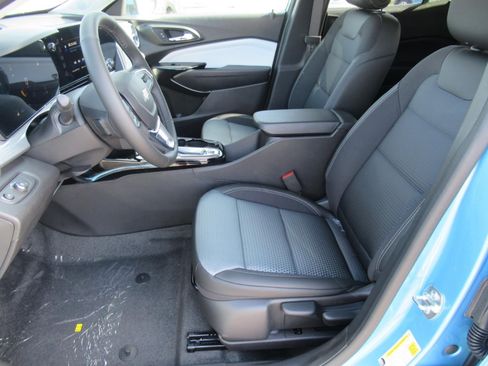 New 2026 Chevrolet Trax LT w/ Driver Confidence Package FWD image 16