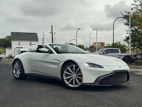 Used 2023 Aston Martin V8 Vantage Roadster RWD image 9