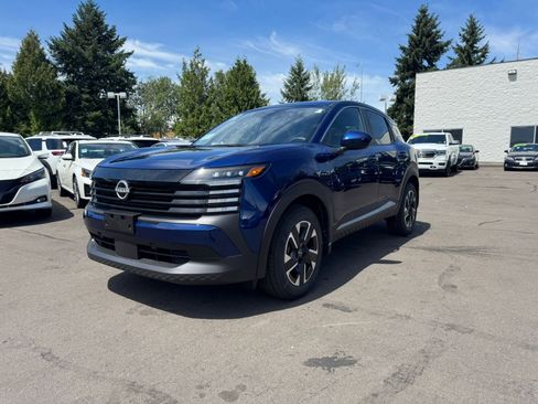 New 2025 Nissan Kicks SV image 1