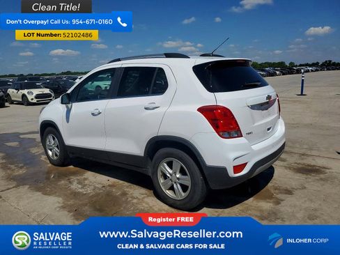 Used 2020 Chevrolet Trax LT FWD image 3