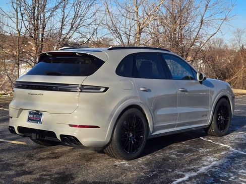 New 2026 Porsche Cayenne GTS AWD/4WD image 7