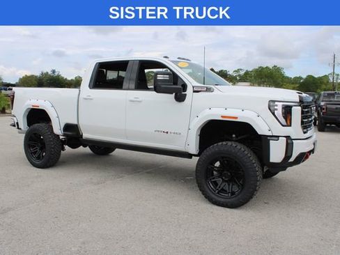 Used 2025 GMC Sierra 2500 AT4 w/ AT4 Premium Plus Package image 17