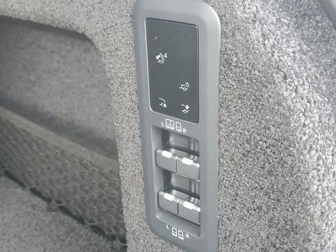 Used 2025 Land Rover Range Rover Long Wheelbase Autobiography AWD/4WD image 36