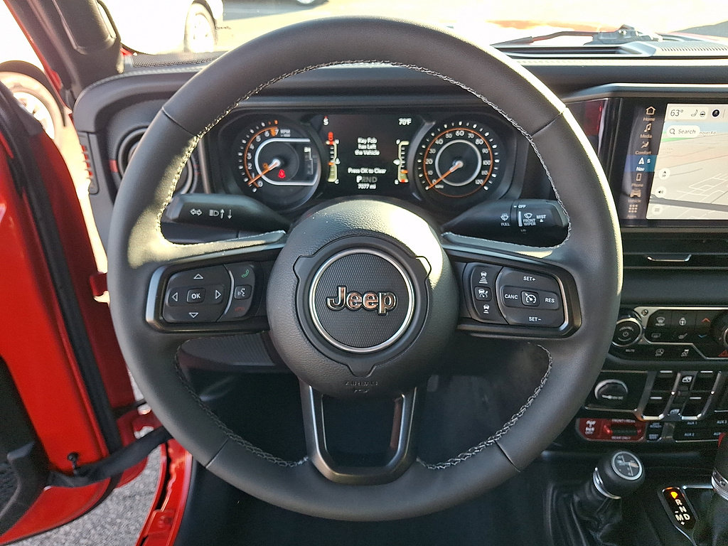 Used 2025 Jeep Gladiator Rubicon AWD/4WD image 19