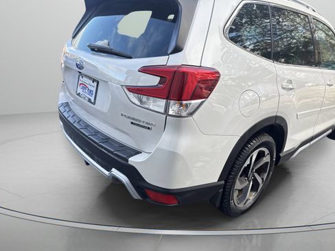 Used 2022 Subaru Forester Touring image 5