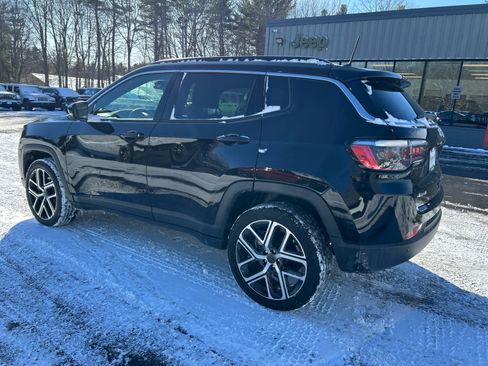 Used 2025 Jeep Compass Limited w/ Sun & Sound Group image 13