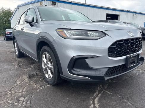 Used 2025 Honda HR-V LX image 2