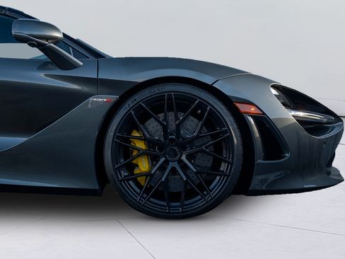 Used 2020 McLaren 720S Spider RWD image 25