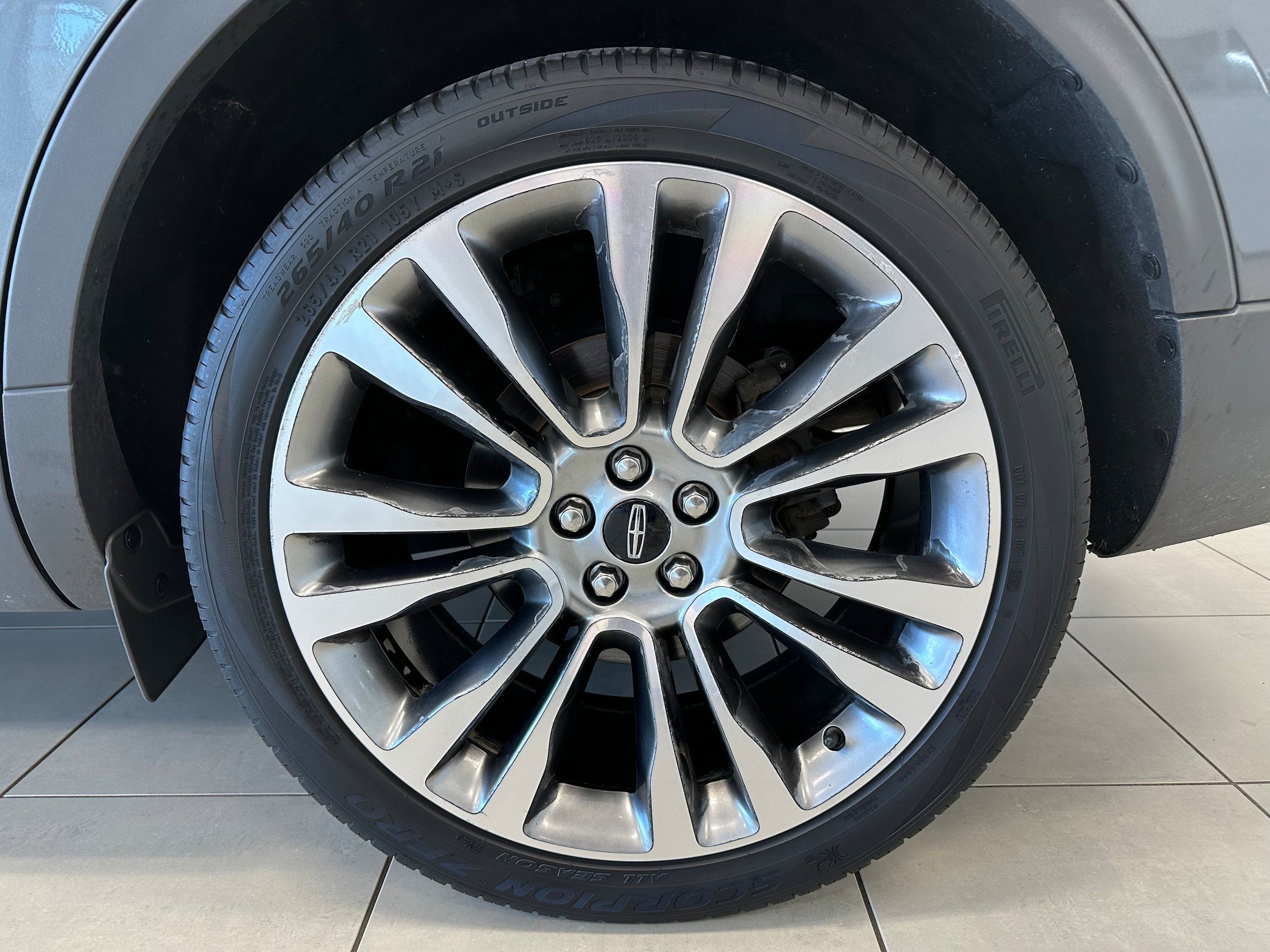 Used 2017 Lincoln MKX Reserve w/ Luxury Package AWD/4WD image 8