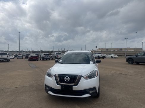 Certified 2020 Nissan Kicks SR w/ SR Premium Package image 4