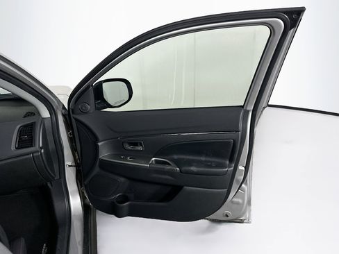 Used 2023 Mitsubishi Outlander Sport SE AWD/4WD image 30