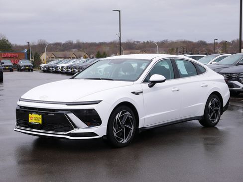 Used 2026 Hyundai Sonata SEL image 3