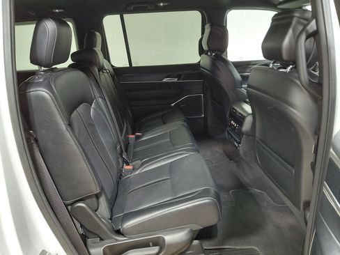 Certified 2024 Jeep Wagoneer L Series III w/ Flexible Seating Group AWD/4WD image 48