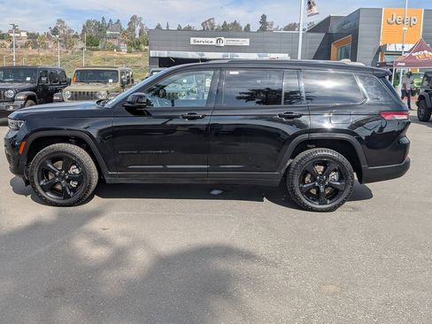 Used 2023 Jeep Grand Cherokee L Laredo image 9