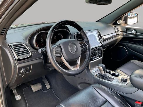 Used 2020 Jeep Grand Cherokee Overland AWD/4WD image 17