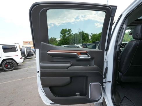 Used 2023 GMC Sierra 1500 Denali AWD/4WD image 13
