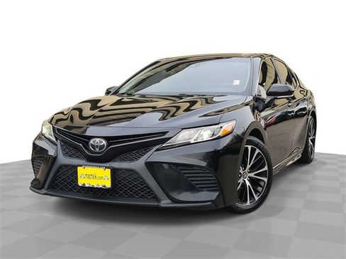 Used 2019 Toyota Camry SE w/ Convenience Package image 1