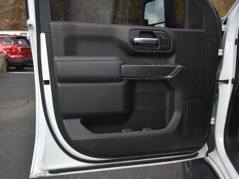 Used 2022 GMC Sierra 2500 AT4 image 11