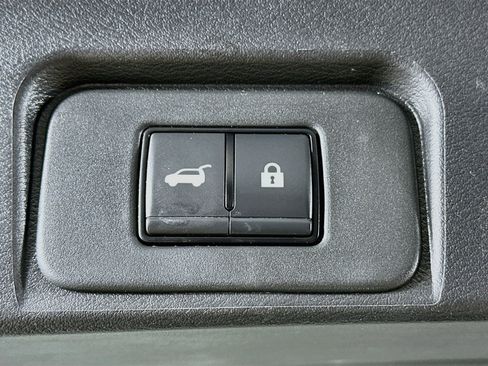Used 2024 Nissan Rogue SV FWD image 28