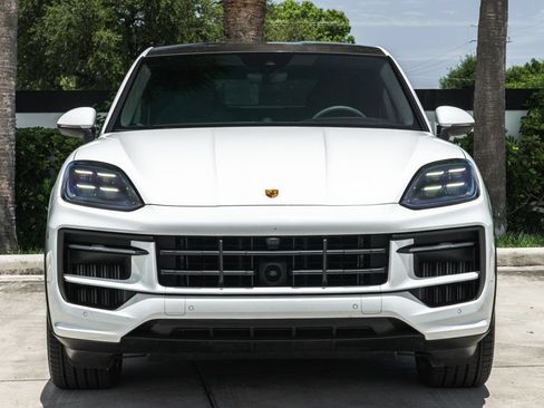 Used 2024 Porsche Cayenne S AWD/4WD image 12