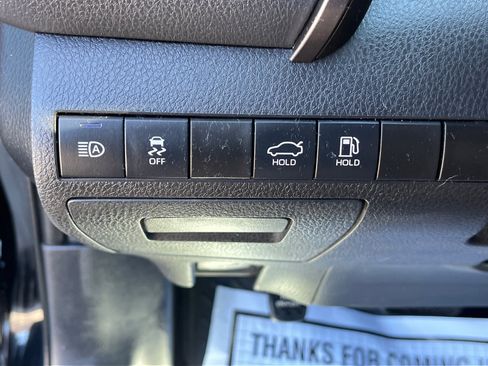 Used 2021 Toyota Camry SE w/ Convenience Package image 17