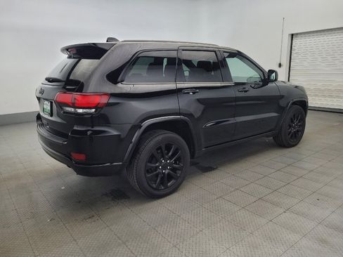 Used 2019 Jeep Grand Cherokee Altitude image 10