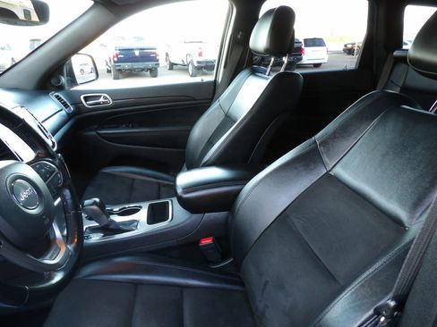 Used 2021 Jeep Grand Cherokee Laredo X image 14