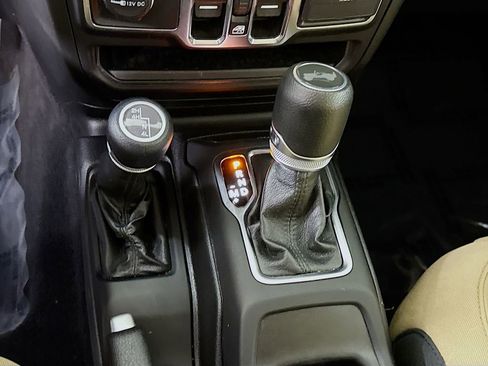 Used 2021 Jeep Wrangler Unlimited Sport AWD/4WD image 8
