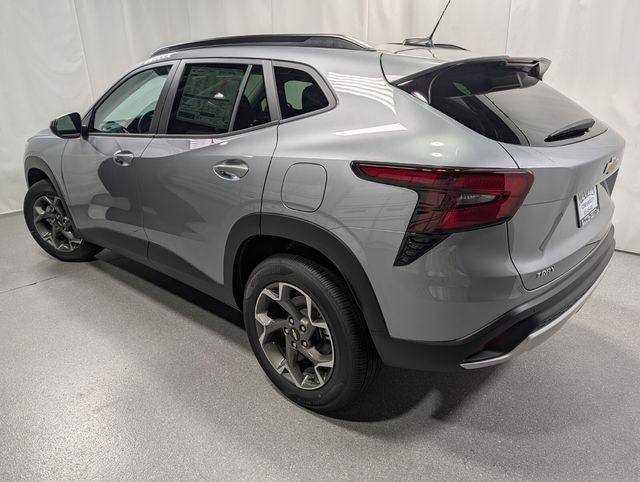 New 2026 Chevrolet Trax LT w/ Sunroof Package FWD image 6