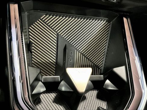 Used 2025 BMW X3 xDrive30i w/ Premium Package image 31