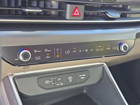 New 2026 Kia Carnival FWD image 25